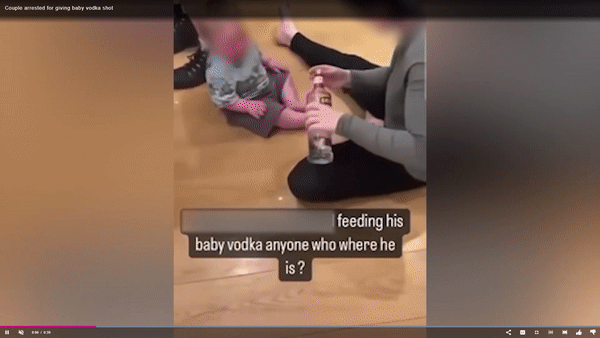 영국에서 아기에게 보드카를 먹인 부모가 경찰에 붙잡혔다는 보도가 나왔다. 영상은 아기에게 보드카를 먹이는 영국 여성. /영상=미 매체 뉴욕포스트 공식 홈페이지 캡처