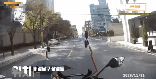 [영상] 달리는 오토바이 향해 '묻지마 골프채 풀스윙'… 초범도 아니다