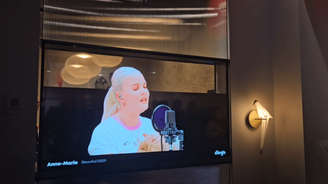 [르포] 최태원 회장도 반했다… 삼성·LG, '투명 TV' 기술 격돌