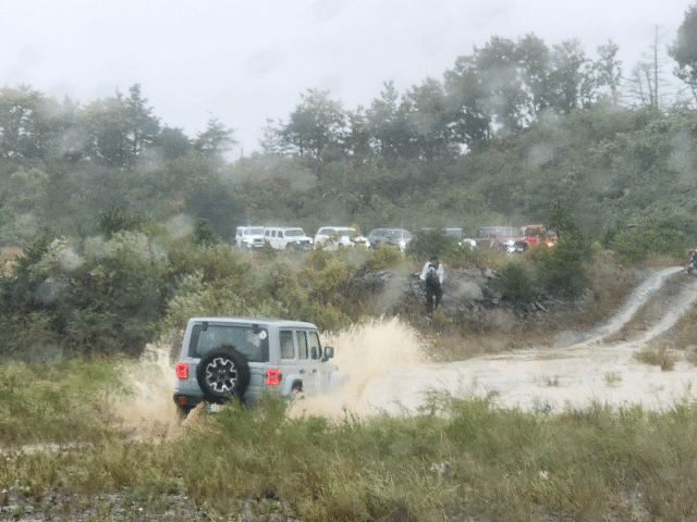 [르포] 비바람 몰아치니 더 즐겁다… '지프 캠프 2024'