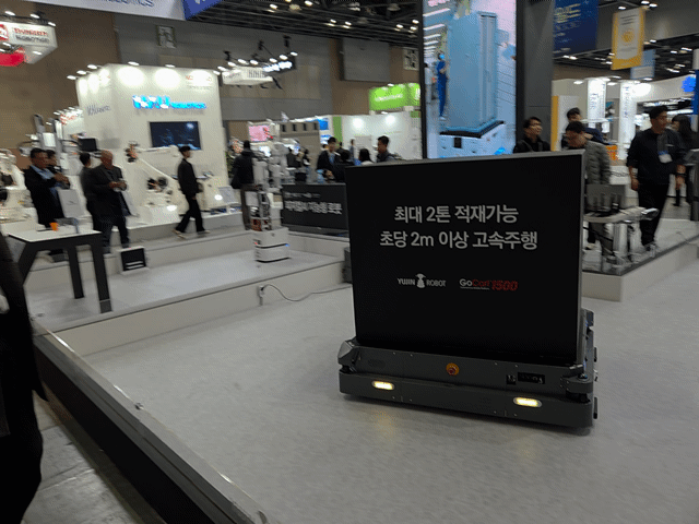 최대 2톤을 적재할 수 있는 고중량 자율주행 로봇 