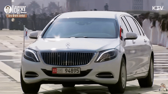 이 대통령 앞서 '흰옷에 긴 머리칼' 흔든 소녀들… UAE '알 아얄라' 무엇?