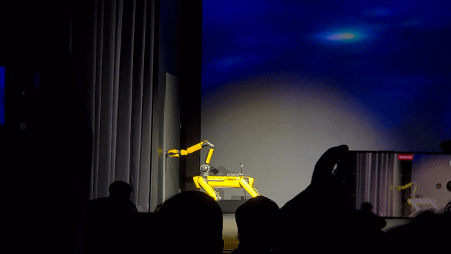 [CES 2026] K팝에 춤추는 로봇개… 라스베이거스 홀린 아틀라스