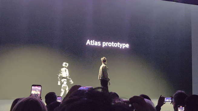 [CES 2026] K팝에 춤추는 로봇개… 라스베이거스 홀린 아틀라스