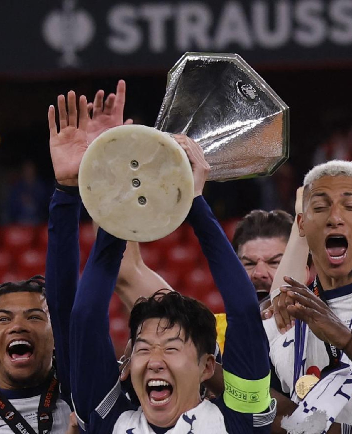 [뉴스1 PICK]손흥민, '한풀이'… 데뷔 15년 만의 첫 정상 