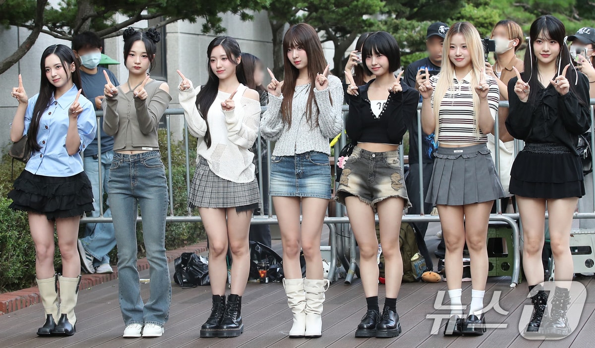 그룹 메이딘의 마시로(왼쪽부터)와 가은, 예서, 미유, 나고,미 수혜, 세리나 ⓒ News1 권현진 기자