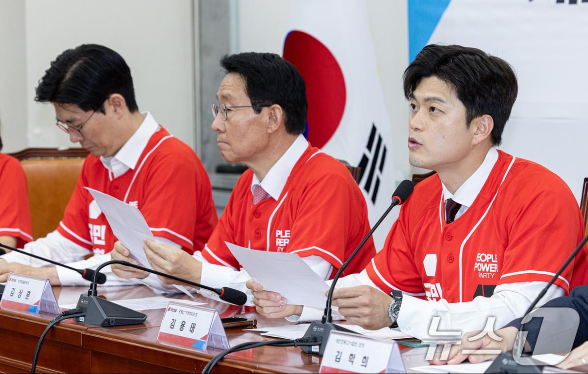 김용태 국민의힘 공동선거대책위원장이 14일 오후 서울 여의도 국회에서 열린 대한초등교사협회 제21대 대선 정책제안서 전달식에서 인사말을 하고 있다. 2025.5.14/뉴스1 ⓒ News1 이재명 기자