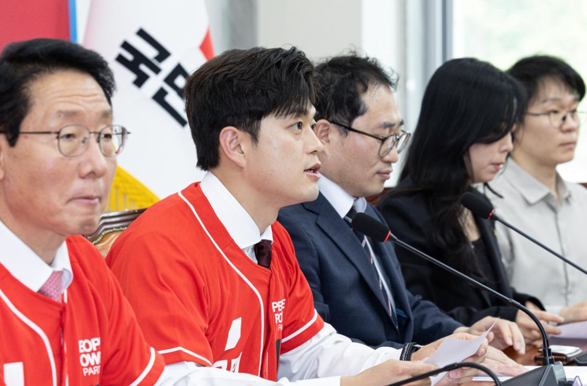 김용태 국민의힘 공동선거대책위원장이 14일 오후 서울 여의도 국회에서 열린 대한초등교사협회 제21대 대선 정책제안서 전달식에서 인사말을 하고 있다. 2025.5.14/뉴스1 ⓒ News1 이재명 기자