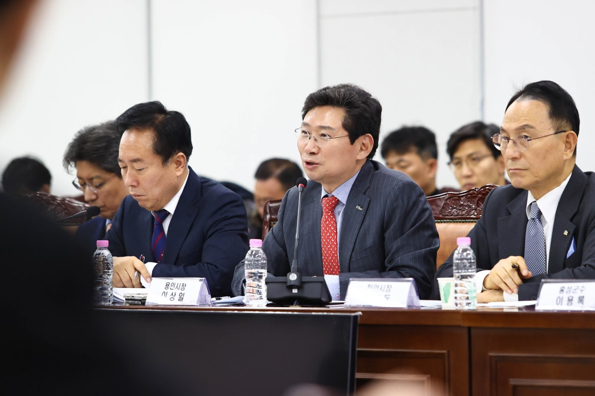 이상일 용인특례시장이  지난해 12월 12일 국토교통부 세종청사 대회의실서 열린 '제7차 국가산단 범정부 추진지원단 회의'에서 '용인 첨단시스템반도체 국가산업단지' 성공을 위한 의견을 제안하고 있다. /사진제공=용인특례시