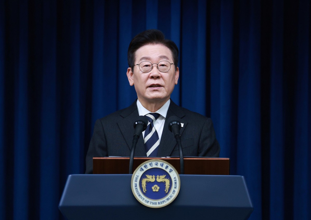 이재명 대통령이 3일 대국민 특별성명에서 국민의 위대한 용기와 행동을 기리기 위해 12월3일을 국민주권의 날로 정할 것"이라고 전했다. 사진은 이 대통령이 서울 용산구 대통령실 청사에서 '빛의 혁명 1주년, 대통령 대국민 특별성명' 발표를 하는 모습. /사진=뉴시스