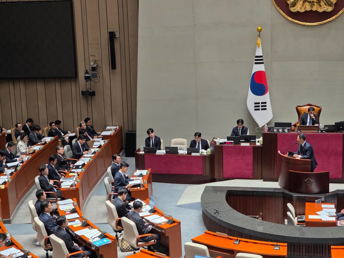 김민석 국무총리는 한미 정상회담을 계기로 한국형 핵추진 잠수함 건조 논의가 본격화되는 가운데 이에 대한 중국 측 반응과 관련해 "중국은 핵 비확산 의무를 충실히 지키는 것이 중요하다는 입장을 밝혔다"고 말했다. 사진은 이날 오후 예산결산특별위원회 종합정책질의가 진행되는 모습. /사진=김성아 기자