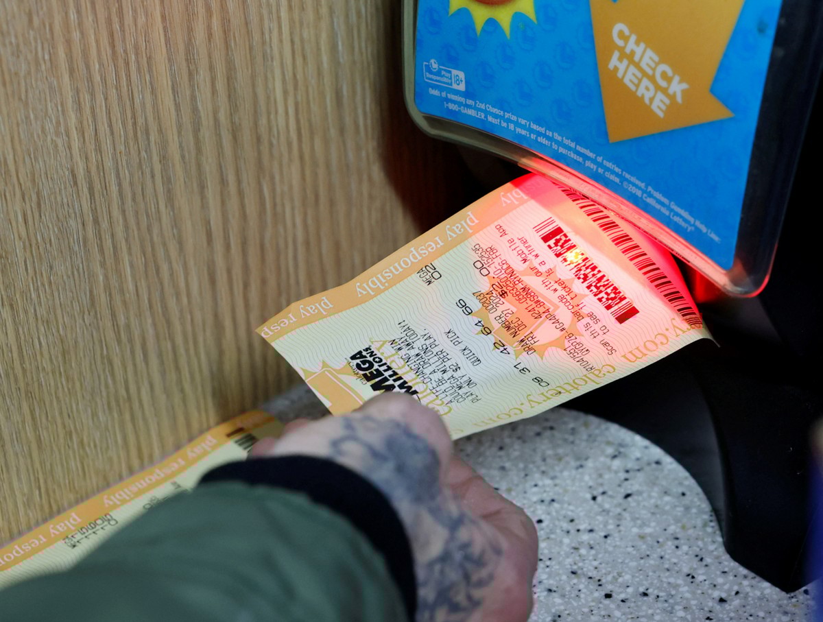 약 1140억원에 달하는 복권에 당첨된 미국인 여성이 4개월째 당첨금을 받지 못했다며 소송을 제기했다. 사진은 미국 복권 중 하나의 모습. 해당 기사와 상관없음. /사진=로이터