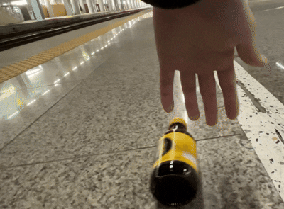 [Z시세] '바다 매립지' 부산역, 지반 침하에 기울어진 바닥... 불안해 다니겠나