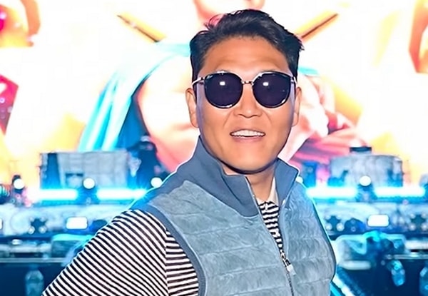 경찰이 수면제 대리 수령 혐의를 받는 가수 싸이에 대한 강제수사에 착수했다. 사진은 가수 싸이 모습. /사진=싸이 인스타그램 캡처