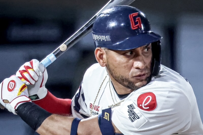 롯데 자이언츠가 빅터 레이예스와 재계약에 성공했다. 사진은 롯데에서 활약한 레이예스. /사진=롯데 자이언츠 제공