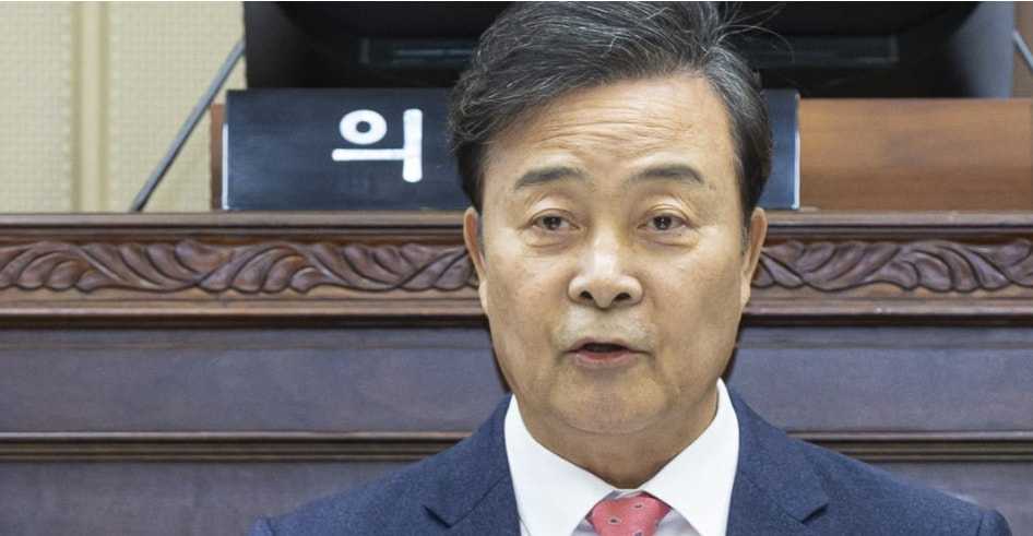 김성제 의왕시장이 지난 1일 의왕시의회 제2차 정례회에서 '2026년 예산안 시정연설' 하는 모습 /사진제공=의왕시 