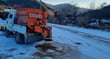 성주군 수륜면 관계자가 긴급 제설작업을 진행 중인 모습./사진제공=경북 성주군