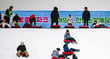 오는 19일은 전국이 대체로 흐리겠다. 사진은 18일 서울 영등포구 여의도한강공원 눈썰매장을 찾은 시민과 어린이들이 즐거운 시간을 보내고 있는 모습. /사진=뉴시스\