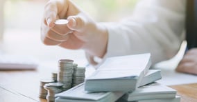 최근 채무조정채권에 대한 투자자들의 관심이 증가하고 있다. /사진=이미지투데이