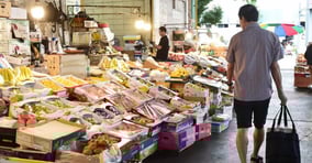 ▲ 추석 보름 앞 이른 아침 도매시장 찾은 시민