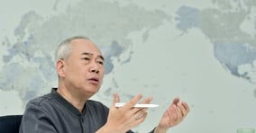 황철주 주성엔지니어링 회장이 지난달 27일 용인 R&amp;D 센터에서 자신의 경영 철학을 말하고 있다. /사진=임한별 기자