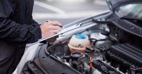 나들이가 많은 봄은 안전한 주행을 위해 자동차를 꼼꼼하게 점검해야 한다. /사진=이미지투데이