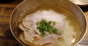 고기로만 우린 맑고 담백한 국물을 기반으로 한 신개념 돼지곰탕의 시대가 열렸다. 사진은 맑은 돼지곰탕의 유행을 이끈 &#039;옥동식&#039; 곰탕. /사진=다이어리알