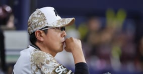 홍원기 전 키움 히어로즈 감독이 팬들을 향한 애뜻한 마음이 담긴 작별 인사를 건냈다. 사진은 키움 히어로즈를 이끌었던 홍원기 전 감독의 모습. /사진=뉴시스