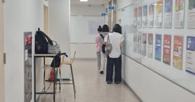 최근 2030세대 내에서 공무원 시험에 도전하는 이들이 늘어나고 있다. 사진은 지난 23일 서울 동작구 노량진동 공무원 학원에서 수업을 기다리는 학생들의 모습. /사진=김인영 기자