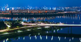 무더운 여름 밤, 서울 곳곳에서 로맨틱한 야경을 즐겨보자. 사진은 응봉산 전망대 야경. /사진=한국관광공사