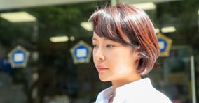 배우 황정음이 횡령 이미지를 회복할 수 있을 지 관심이 모아진다. 사진은 지난 21일  제주시 이도2동 제주지방법원에서 열린 특정경제범죄 가중 처벌 등에 관한 법률 위반(횡령) 혐의 사건 결심공판 출석 후 법원을 빠져나간 배우 황정음. /사진=뉴시스