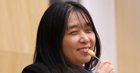 한강이 노벨문학상을 수상했다. 사진은 노벨문학상을 수상한 한강이 2024년 12월11일(현지시각) 스웨덴 스톡홀름 스웨덴어판 출판사 ‘나투르 오크 쿨투르’에서 열린 한국 기자단과의 기자간담회에서 취재진 질문에 답하고 있는 모습. /사진=뉴스