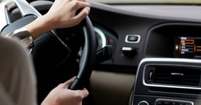 주행 중에는 급출발·급가속·급제동 등 3급(急) 운전을 피해야 연비를 아낄 수 있다./사진=클립아트코리아