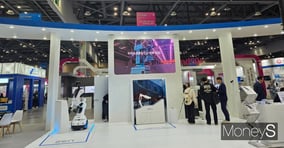 뉴로메카가 조선·철강 등 주요 제조업 현장에 협동로봇 공급을 확대하며 존재감을 키우고 있다. 사진은 '2025 로보월드'에 마련된 뉴로메카 전시 부스. /사진=김이재 기자