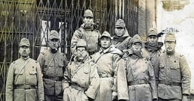 1937년 12월13일(현지시각) 중국 난징을 점령한 일본군들이 중국인을 상대로 강간, 학살을 자행했다. 사진은 1937년 중·일 전쟁에 참전한 일본군들의 모습. /사진=요미우리신문 캡처(당시 참전 군인인 가와라 시게루 제공)