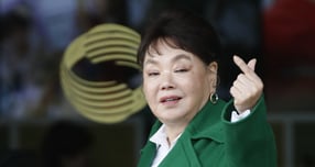  배우 김수미(본명 김영옥)가 세상을 떠났다. 사진은 지난 3월 서울 영등포구 KBS에서 진행된 '사장님 귀는 당나귀 귀' 녹화를 마친 세상을 떠난 배우 김수미. /사진=뉴스