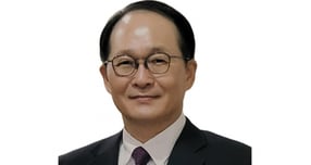 BS그룹이 강순배 전 KB국민은행 부행장을 그룹 재무총괄 신임 사장으로 영입했다. 사진은 강순배 사장. /사진제공=BS그룹