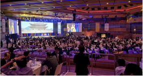 제28차 세계한인경제인대회 개회식 에서 한국 전통무용 이 축하공연으로 진행되고 있 다. /사진제공=인천시