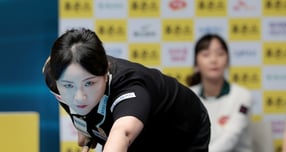 NH농협카드 김민아가 하림 김상아를 꺾고 LPBA 네 번째 우승을 차지했다. 사진은 27일 경기 고양킨텍스 PBA스타디움에서 열린 2025-26시즌 6차 투어 휴온스 PBA-LPBA 챔피언십 LPBA 결승에서 우승을 차지한 김민아. /사진=프로당구협회(PBA) 제공