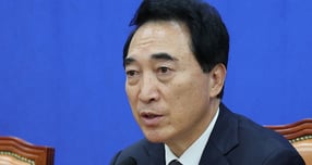 "죄 없는 자가 돌로 쳐라"… 박수현, '딸 축의금 논란' 최민희 적극 옹호