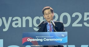 함진규 한국도로공사 사장이 28일 오후 경기 고양시 일산서구 킨텍스에서 열린 &#039;2025 고양 아시아·대양주 도로대회&#039;에서 개회사를 하고 있다. /사진=장동규 기자