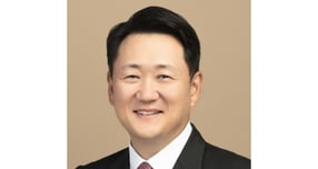 한화그룹이 한화 건설부문 신임 대표이사에 김우석 한화 전략부문 재무실장을 내정했다. 사진은 김우석 한화 건설부문 신임 대표이사 내정자. /사진=한화그룹