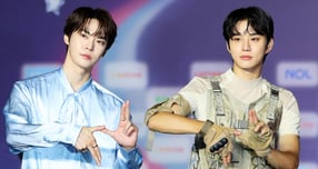 그룹 NCT 멤버 도영과 정우가 나란히 군에 입대한다. 지난 7월26일 그룹 NCT127 도영(왼쪽), 정우가 경기 고양시 일산서구 킨텍스에서 열린 2025 SBS 가요대전 써머(Summer) 블루카펫에서 포즈를 취하고 있는 모습. /사진=뉴시스