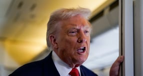 '신라 금관'에 흡족한 트럼프… "미국, 다시 존중 받고 있다"