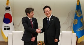 오픈AI가 IPO를 추진한다. 사진은 이재명 대통령이 지난 1일 서울 용산 대통령실 청사에서 샘 알트만 오픈AI 대표를 만났던 모습. /사진=대통령실통신사진기자단(뉴시스) 