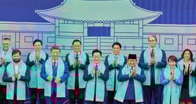 [APEC 2025] 정상들 착용 '옥색 목도리' 의미는 '회복·성장·평화'