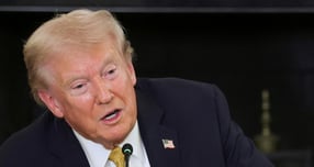 도널드 트럼프 미국 대통령이 미국도 핵실험을 하겠다는 뜻을 재차 밝혔다. 사진은 지난달 23일(현지시각) 미국 워싱턴D.C 백악관 국빈 만찬장에서 트럼프 대통령이 카르텔과 인신매매에 대한 미 정부 정책을 발표한 모습. /사진=로이터