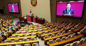 더불어민주당이 시정연설을 보이콧한 국민의힘을 향해 &quot;국회를 정쟁의 장으로 이용하는 이중적 행태에 유감을 표하지 않을 수 없다&quot;고 지적했다. 사진은 4일 이재명 대통령이 서울 여의도 국회 본회의장에서 내년도 정부 예산안에 대한 시정연설을 하고 있는 모습. /사진=뉴시스