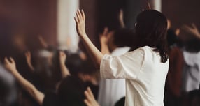 사이비 종교에 빠진 전처… "8세 딸에 교주를 '아빠'라 부르고 뽀뽀시켜"