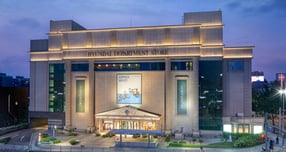  현대백화점이 3분기 연결 기준 매출 2조3197억원, 영업이익 726억원을 기록했다. 사진은 현대백화점 압구정본점 /사진=현대백화점